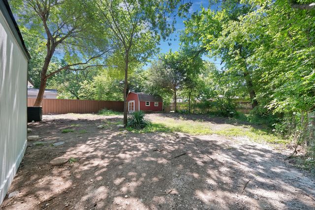 2926 Hillglenn Road, Dallas, TX 75228