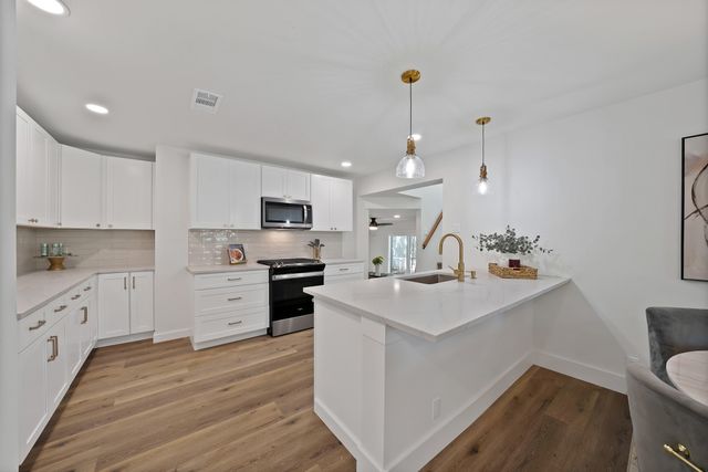 2926 Hillglenn Road, Dallas, TX 75228