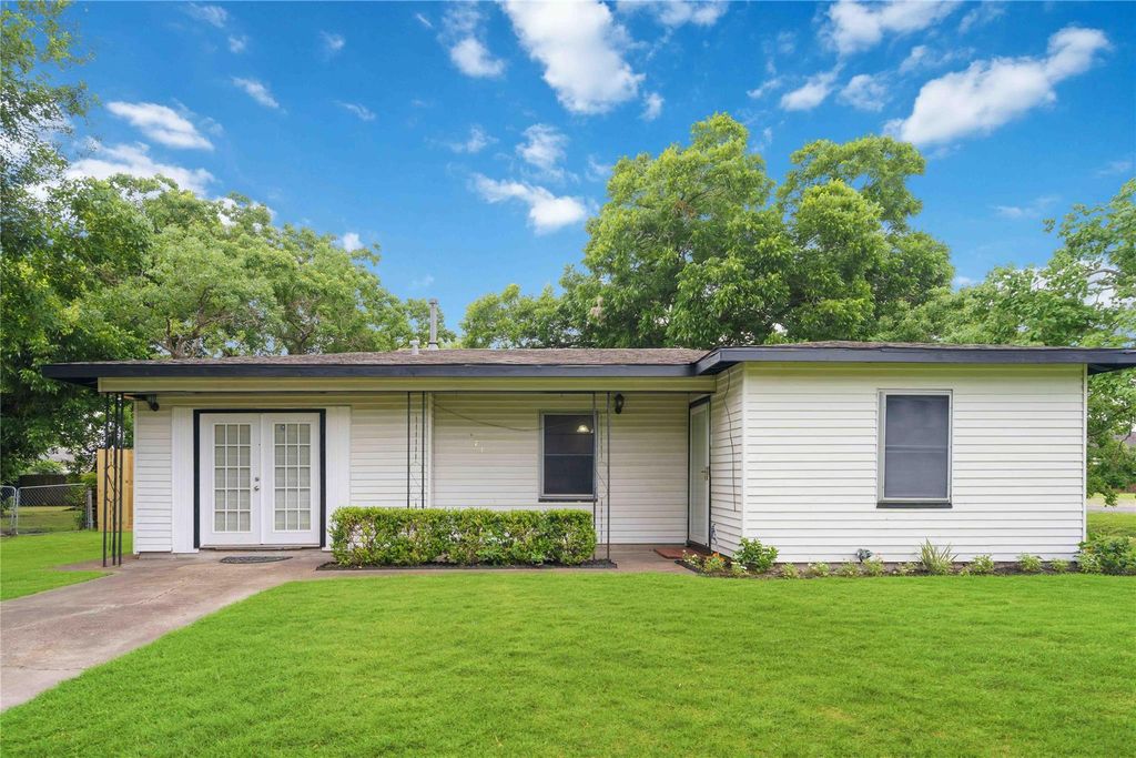271 Muriel Street, La Marque, TX 77568