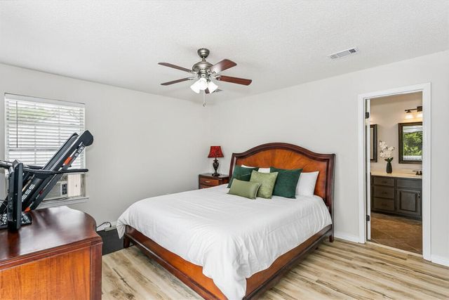 200 Brook Court, Niceville, FL 32578