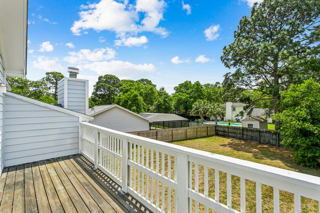 200 Brook Court, Niceville, FL 32578