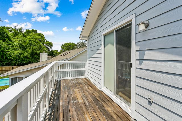 200 Brook Court, Niceville, FL 32578