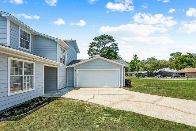 200 Brook Court, Niceville, FL 32578
