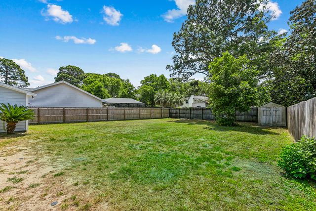 200 Brook Court, Niceville, FL 32578