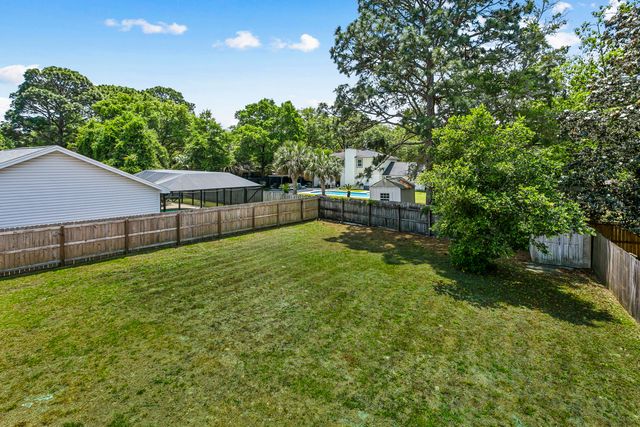 200 Brook Court, Niceville, FL 32578