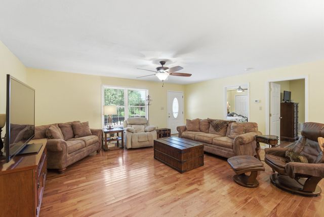 850 Cliffs Edge Road, East Bernstadt, KY 40729