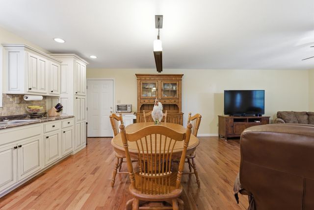 850 Cliffs Edge Road, East Bernstadt, KY 40729