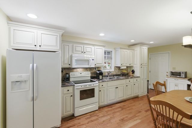 850 Cliffs Edge Road, East Bernstadt, KY 40729