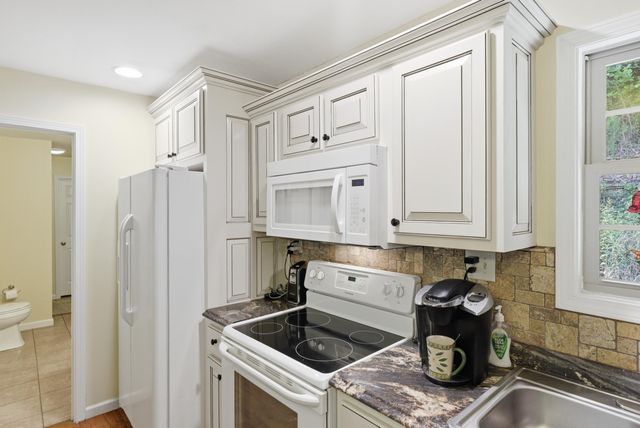 850 Cliffs Edge Road, East Bernstadt, KY 40729