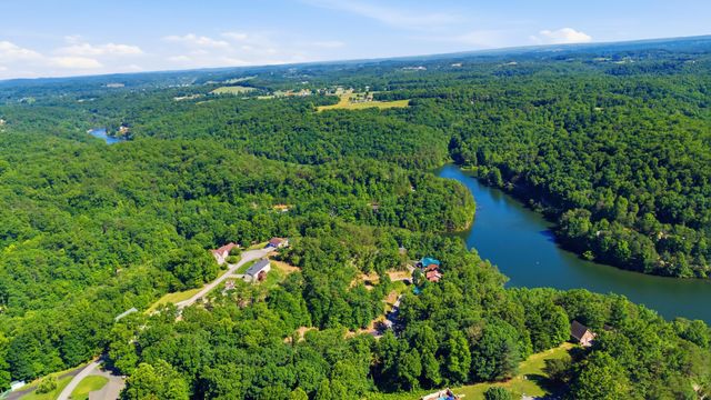 850 Cliffs Edge Road, East Bernstadt, KY 40729