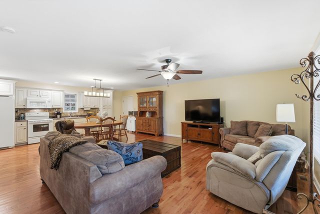 850 Cliffs Edge Road, East Bernstadt, KY 40729