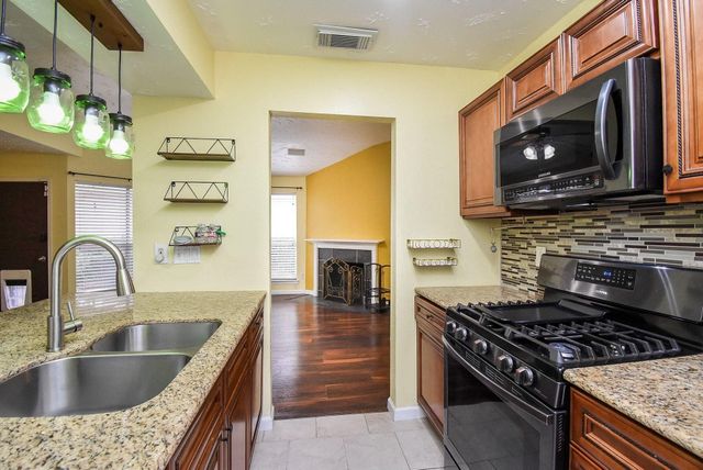 7802 Greenedge Drive, Houston, TX 77040