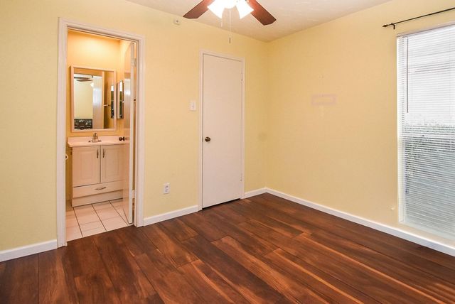 7802 Greenedge Drive, Houston, TX 77040