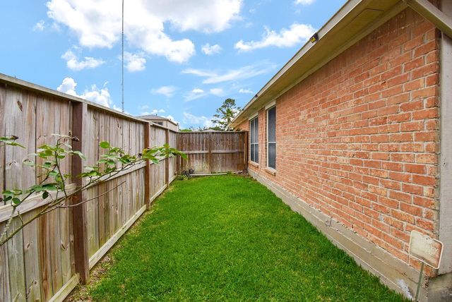 7802 Greenedge Drive, Houston, TX 77040