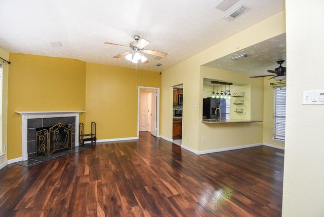 7802 Greenedge Drive, Houston, TX 77040