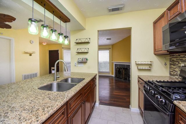 7802 Greenedge Drive, Houston, TX 77040
