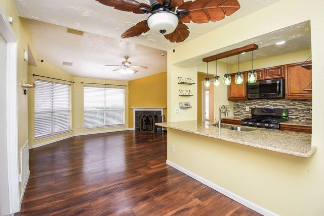 7802 Greenedge Drive, Houston, TX 77040