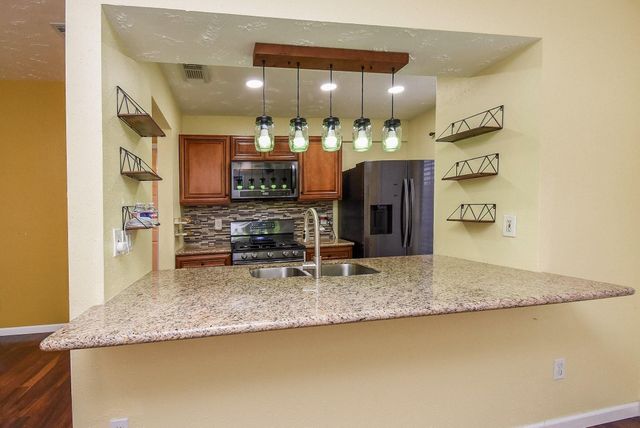7802 Greenedge Drive, Houston, TX 77040