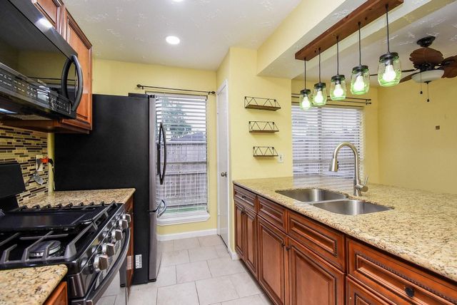 7802 Greenedge Drive, Houston, TX 77040