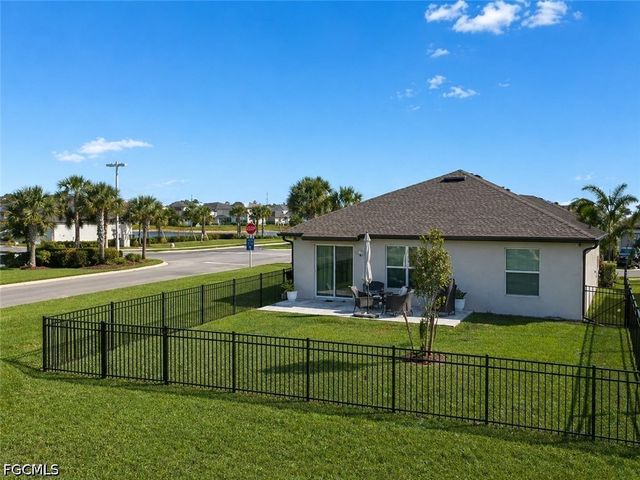 4117 San Clemente CT, North Fort Myers, FL 33917