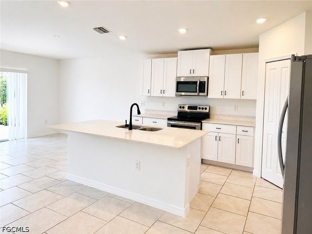 4117 San Clemente CT, North Fort Myers, FL 33917