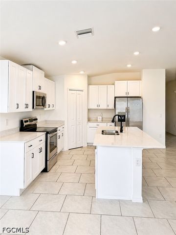 4117 San Clemente CT, North Fort Myers, FL 33917