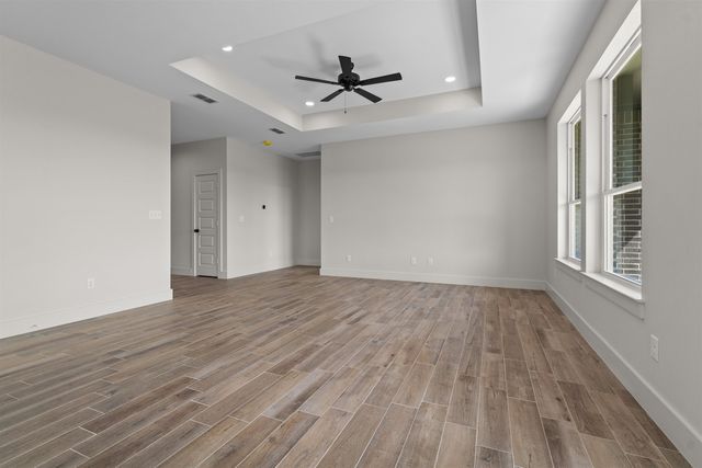 16525 Crossing Circle, Lindale, TX 75771