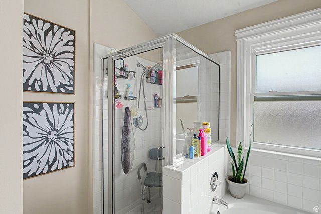 8233 S CREEKWOOD CIR, West Jordan, UT 84088
