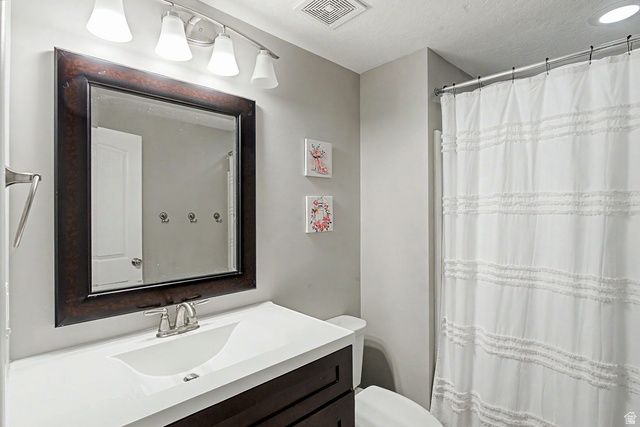 8233 S CREEKWOOD CIR, West Jordan, UT 84088