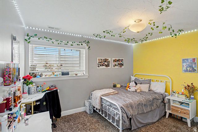 8233 S CREEKWOOD CIR, West Jordan, UT 84088
