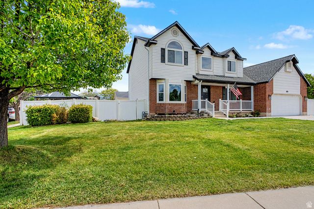 8233 S CREEKWOOD CIR, West Jordan, UT 84088
