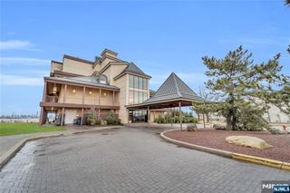 101 Shearwater Court 25, Jersey City, NJ 07305