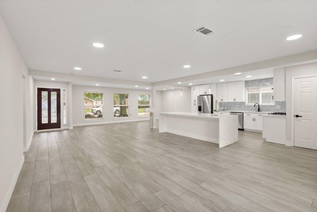 5510 Braesvalley Drive, Houston, TX 77096