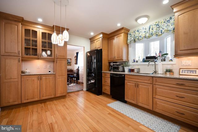 2409 SWEETBRIAR RD, Wilmington, DE 19810