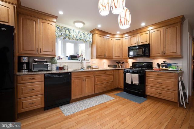 2409 SWEETBRIAR RD, Wilmington, DE 19810