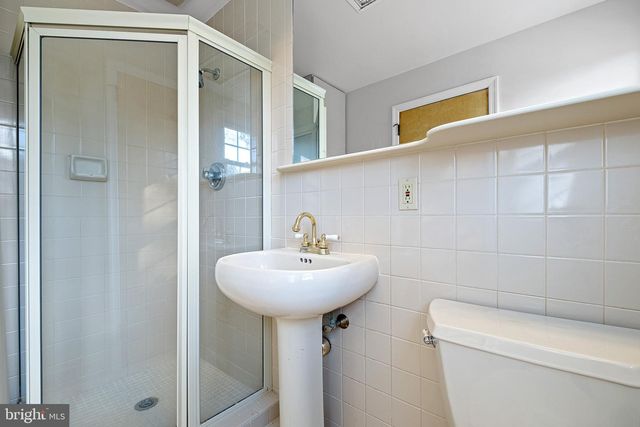 2409 SWEETBRIAR RD, Wilmington, DE 19810