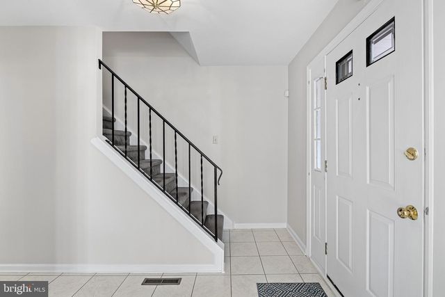 2409 SWEETBRIAR RD, Wilmington, DE 19810