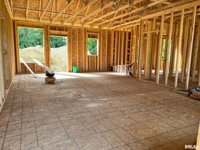 1213 PARKVIEW Drive, Eureka, IL 61530