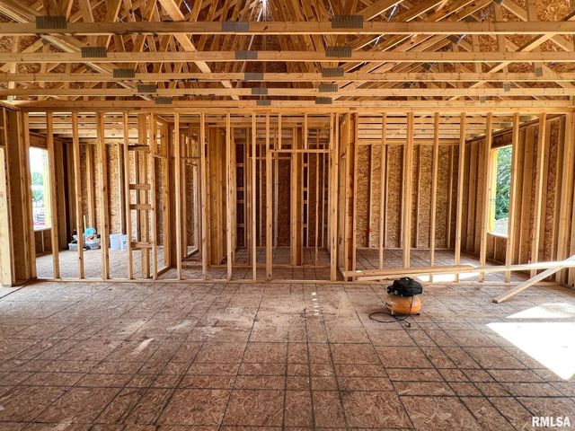 1213 PARKVIEW Drive, Eureka, IL 61530