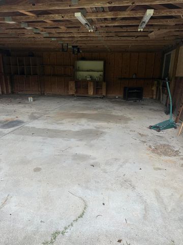 Hcr 69 Box 67, Oldfield, MO 65720