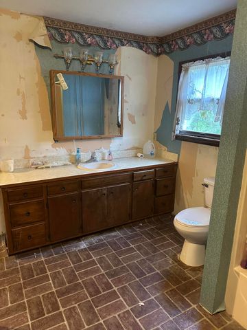 Hcr 69 Box 67, Oldfield, MO 65720