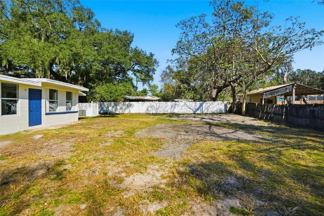 4940 LAKEWOOD DRIVE, Dade City, FL 33523