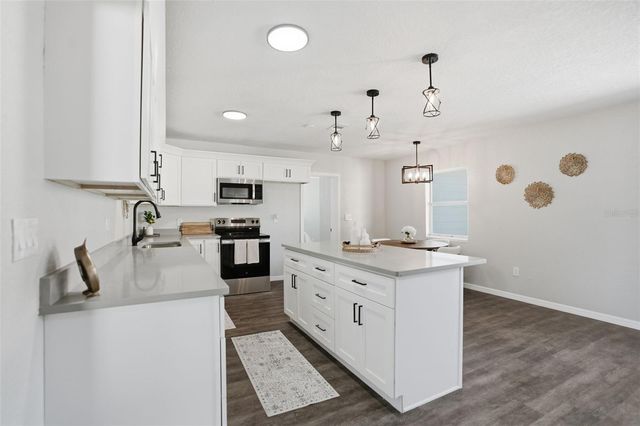 4940 LAKEWOOD DRIVE, Dade City, FL 33523