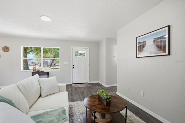 4940 LAKEWOOD DRIVE, Dade City, FL 33523