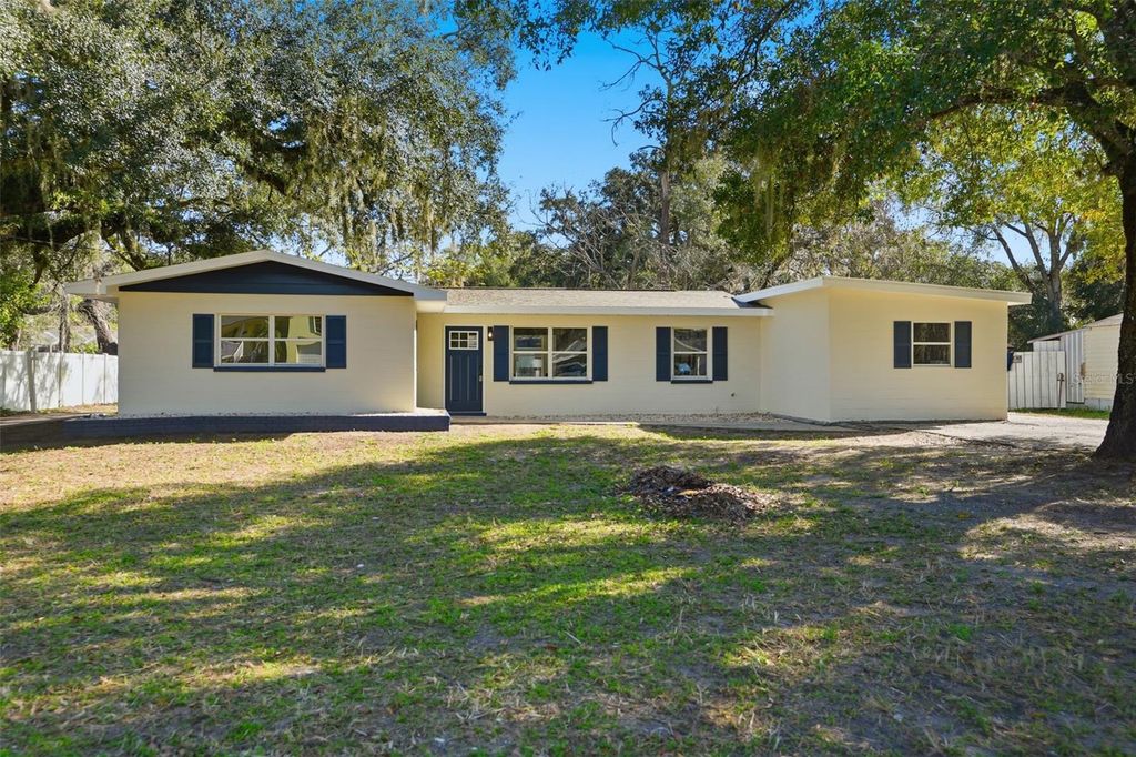 4940 LAKEWOOD DRIVE, Dade City, FL 33523