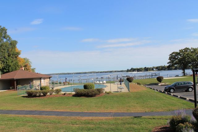 69 White Oaks Road 69, Fox Lake, IL 60020