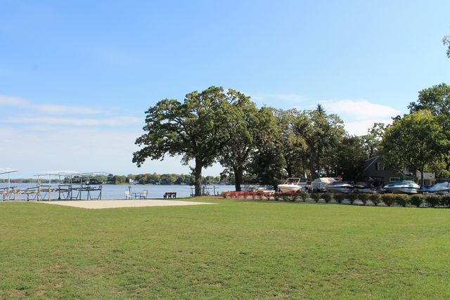 69 White Oaks Road 69, Fox Lake, IL 60020