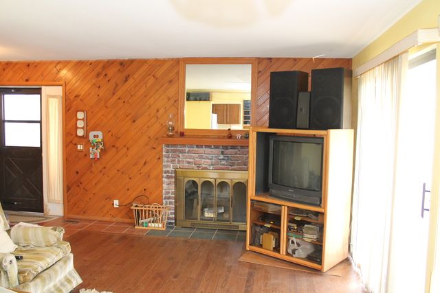 69 White Oaks Road 69, Fox Lake, IL 60020