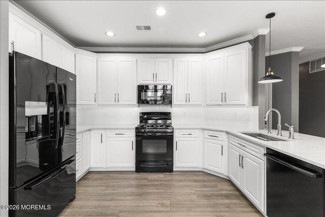 169 Princeton Oval, Freehold, NJ 07728