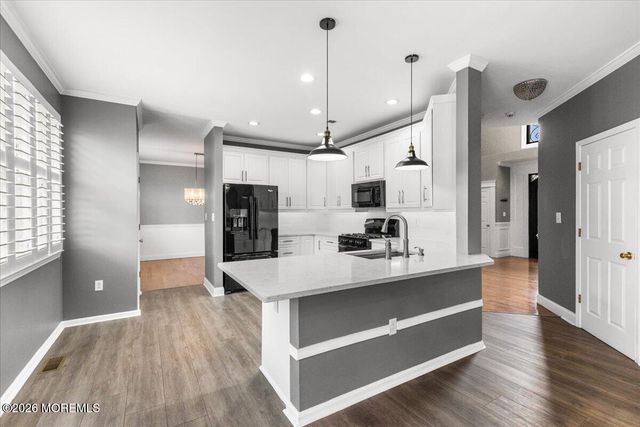 169 Princeton Oval, Freehold, NJ 07728
